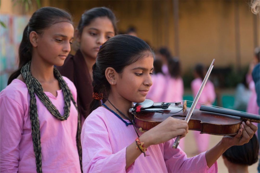 fille-violon-lyra
